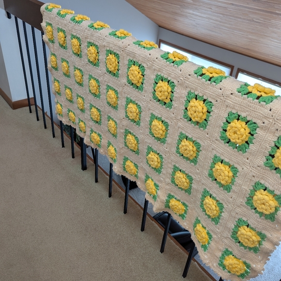 Vintage Handmade Blanket, Yellow Crochet Daffodil Granny Square Blanket, Throw - Picture 8 of 12